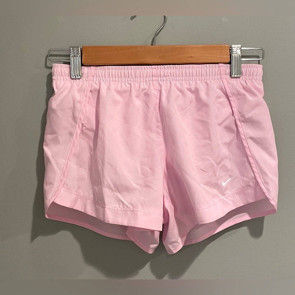 Nike Dri Fit Standard Fit Girls Shorts-Size Med New‎ with Tags